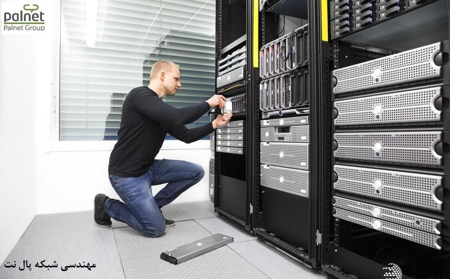 پشتیبانی شبکه برای شرکت‌ها و سازمان‌های فعال در تهران یک نیاز حیاتی است؛ زیرا هرگونه اختلال در شبکه می‌تواند موجب توقف کار، کاهش راندمان و افزایش ریسک‌های امنیتی شود. تیم ما با ارائه مجموعه‌ای کامل از خدمات شبکه، از طراحی و راه‌اندازی زیرساخت تا نگهداری، مانیتورینگ و رفع اشکال تخصصی، به کسب‌وکارها کمک می‌کند شبکه‌ای پایدار، امن و قابل‌اعتماد داشته باشند. خدمات ارائه‌شده شامل پشتیبانی سرورها، مدیریت تجهیزات سیسکو و میکروتیک، راه‌اندازی Firewall، امنیت شبکه، مجازی‌سازی، کابل‌کشی استاندارد، رفع اختلال کاربران، مانیتورینگ ۲۴ ساعته، بکاپ‌گیری اصولی و افزایش امنیت سازمانی است.