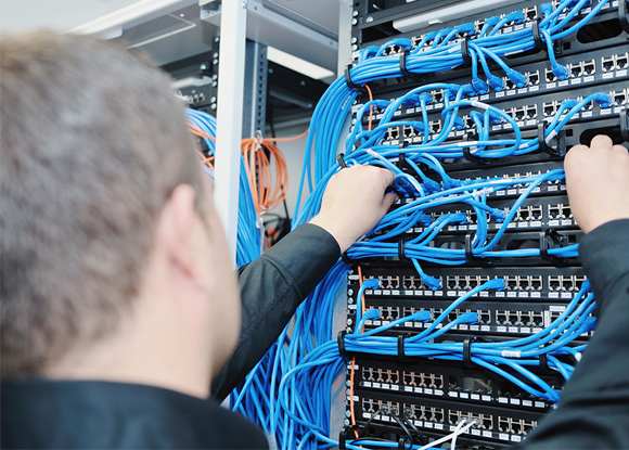 تفاوت بین IT Help Desk و IT Service Desk | نیروی هلپ دسک | کارشناس پشتیبانی | هلپ دسک شبکه | کارشناس help desk network | پشتیبانی دهنده باتجربه شبکه | نیروی باسابقه پشتیبانی شبکه