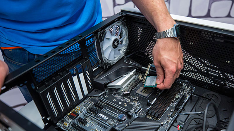 اگر دنبال اسمبل سیستم آنلاین و مونتاژ کامپیوتر با کیفیت هستید، شرکت ما به‌صورت تخصصی بهترین قطعات را انتخاب، تست و اسمبل کرده و با ضمانت کتبی به سراسر کشور ارسال می‌کند. سیستم گیمینگ، رندرینگ، اداری و دانشجویی.فقط کافیه با شماره های ما و یا از طریق واتساپ با ما در ارتباط باشید تا کارشناسان ما در سریع ترین زمان ممکن نسبت به نیاز شما بهترین مشاوره و راهکار را برای خرید و اسمبل حرفه ای کامپیوتر در اختیار شما بگذارند. 